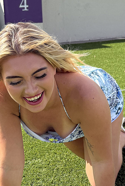 FTV Kaylee Maturbating In A Car