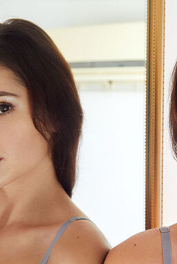 Nude And Delicious Asandra Dewy