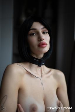 Brunette With Big Lips Marfa Q