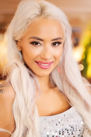 Veronica Leal Opens Her Tight Asshole For A Hard Cock