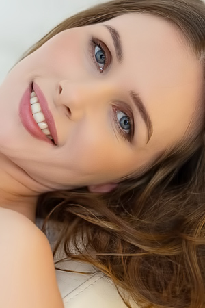 Amber Pearl giggles while painting her nails during flirtatious masturbation