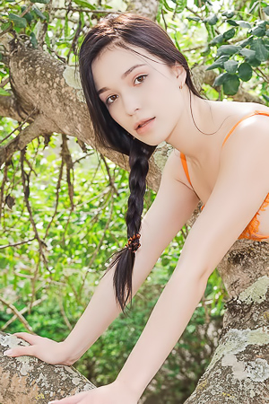 Wikki Kee Finds Peace in the Embrace of Natures Light