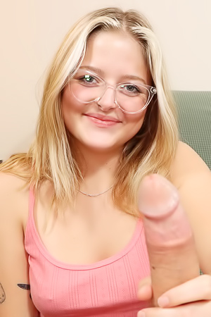 Jills Wet Lips Suck and Swallow Chunky Cock Hungrily